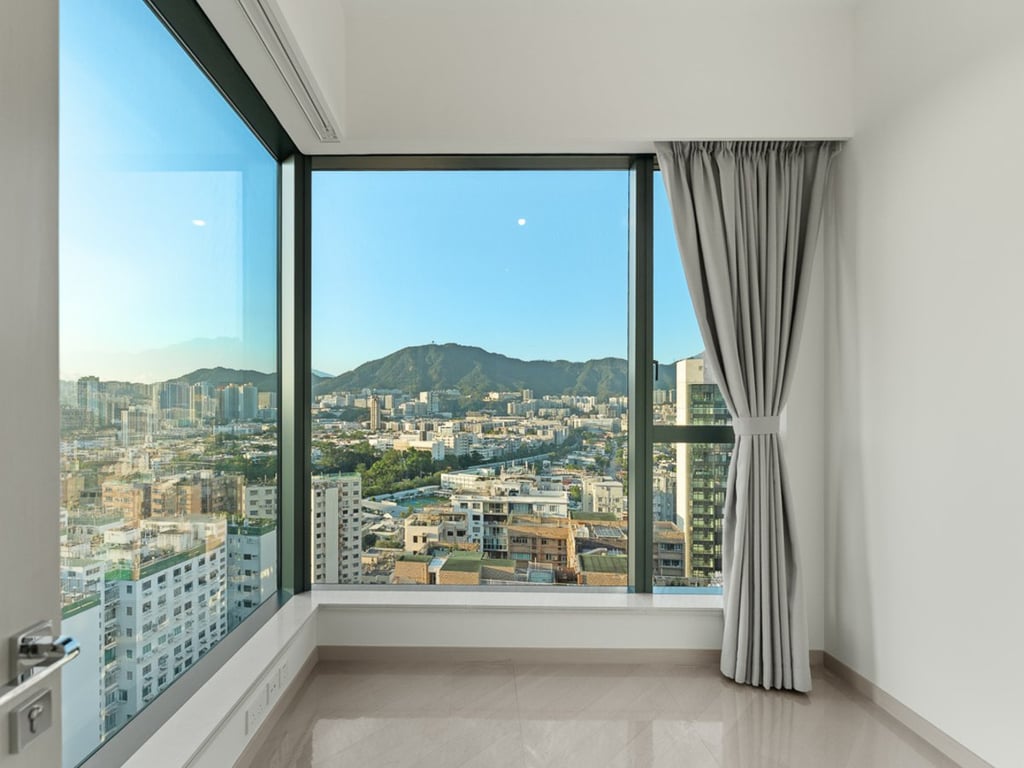 https://img.propertyraptor.com/cdn-cgi/imagedelivery/KD5bF_AFL0JDTbKLWF7z9g/ap8/ap8_001/hornet/prp/img/8990d86e7f06c19038fbf0d86f0bfbeb-wtm.jpg/public
