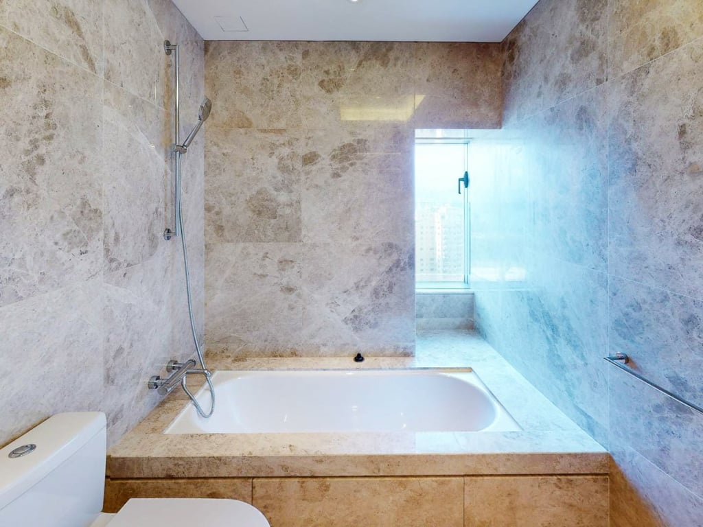 https://img.propertyraptor.com/cdn-cgi/imagedelivery/KD5bF_AFL0JDTbKLWF7z9g/ap8/ap8_001/hornet/prp/img/89b17a0077c577bf8583f0b0571662d1.jpg/public