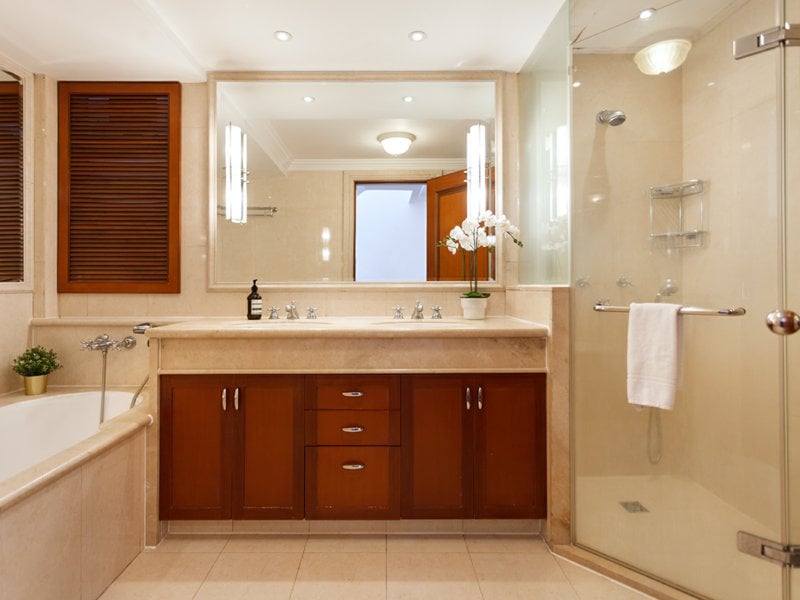 https://img.propertyraptor.com/cdn-cgi/imagedelivery/KD5bF_AFL0JDTbKLWF7z9g/ap8/ap8_001/hornet/prp/img/89b4e608fec5e5e20e7334590e0cd145.jpg/public