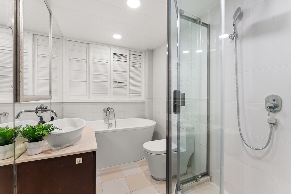 https://img.propertyraptor.com/cdn-cgi/imagedelivery/KD5bF_AFL0JDTbKLWF7z9g/ap8/ap8_001/hornet/prp/img/89f0cb5811928315ebf309b0493ca111-wtm.jpg/public