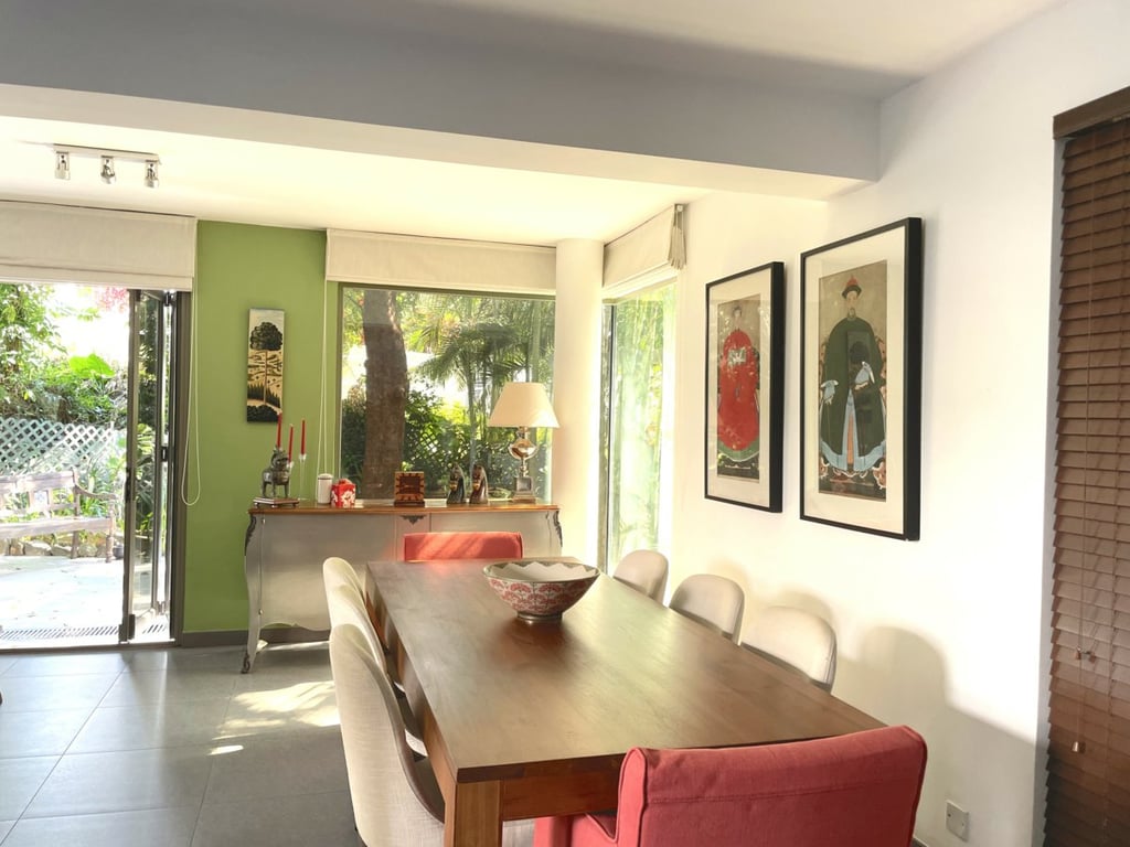 https://img.propertyraptor.com/cdn-cgi/imagedelivery/KD5bF_AFL0JDTbKLWF7z9g/ap8/ap8_001/hornet/prp/img/8a3df8710fc0024e3cf6d7b04394f0e5.jpg/public