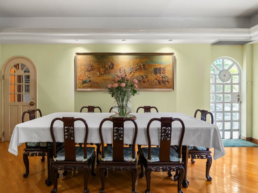 https://img.propertyraptor.com/cdn-cgi/imagedelivery/KD5bF_AFL0JDTbKLWF7z9g/ap8/ap8_001/hornet/prp/img/8a434a5c26e31ab166e401a82b1c7164-wtm.jpg/public