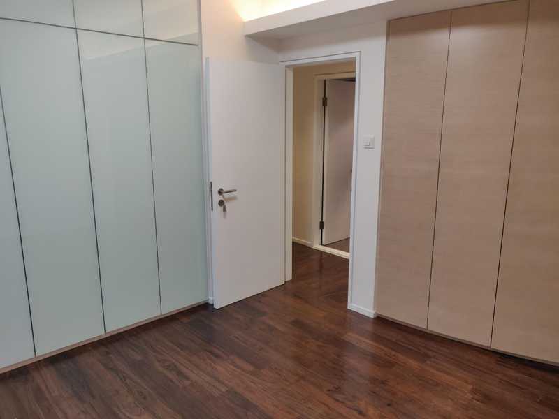 https://img.propertyraptor.com/cdn-cgi/imagedelivery/KD5bF_AFL0JDTbKLWF7z9g/ap8/ap8_001/hornet/prp/img/8a7d531cac7d44f08316dd17615959b0.jpg/public