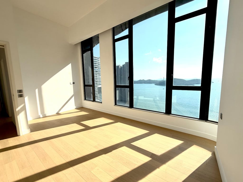https://img.propertyraptor.com/cdn-cgi/imagedelivery/KD5bF_AFL0JDTbKLWF7z9g/ap8/ap8_001/hornet/prp/img/8a86d31a9b8f13ae7f2d4c13a442cf7a-wtm.jpg/public