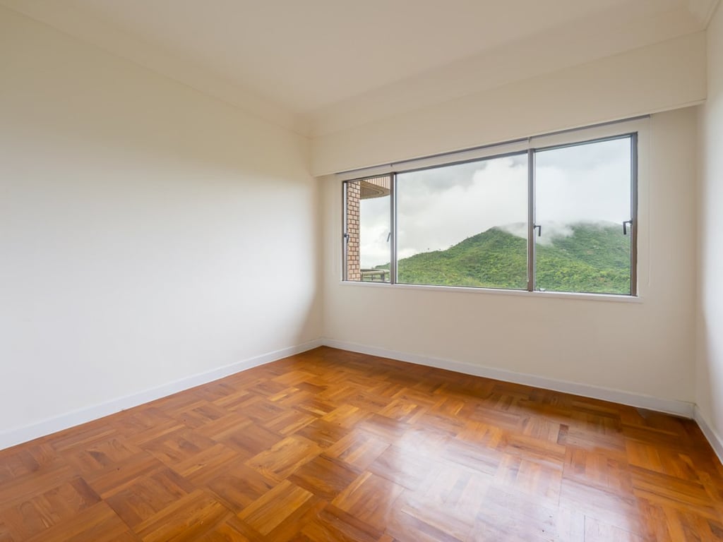 https://img.propertyraptor.com/cdn-cgi/imagedelivery/KD5bF_AFL0JDTbKLWF7z9g/ap8/ap8_001/hornet/prp/img/8ad0b0eed69f959a0e8c2a1067628ce8.jpg/public