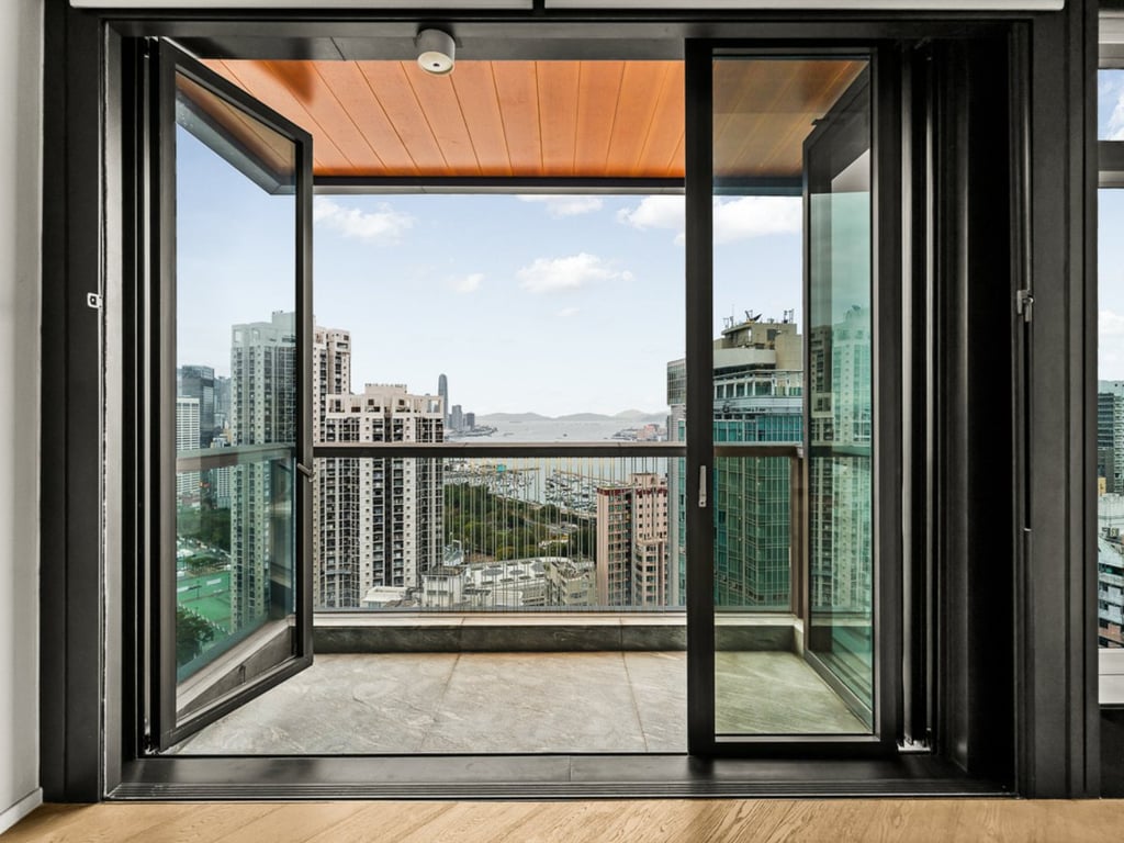 https://img.propertyraptor.com/cdn-cgi/imagedelivery/KD5bF_AFL0JDTbKLWF7z9g/ap8/ap8_001/hornet/prp/img/8ae4c959ce4523d4787ffb419e73b159.jpg/public