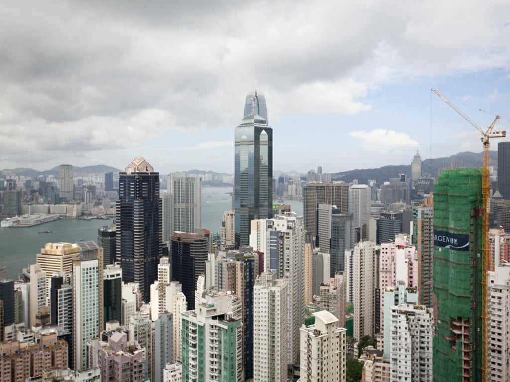 https://img.propertyraptor.com/cdn-cgi/imagedelivery/KD5bF_AFL0JDTbKLWF7z9g/ap8/ap8_001/hornet/prp/img/8af7b44ee891a23b823ac91abdf5769e.jpg/public