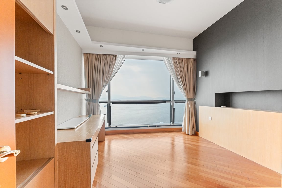 https://img.propertyraptor.com/cdn-cgi/imagedelivery/KD5bF_AFL0JDTbKLWF7z9g/ap8/ap8_001/hornet/prp/img/8b24bf81d1e20df8104676ca1fa10038-wtm.jpg/public