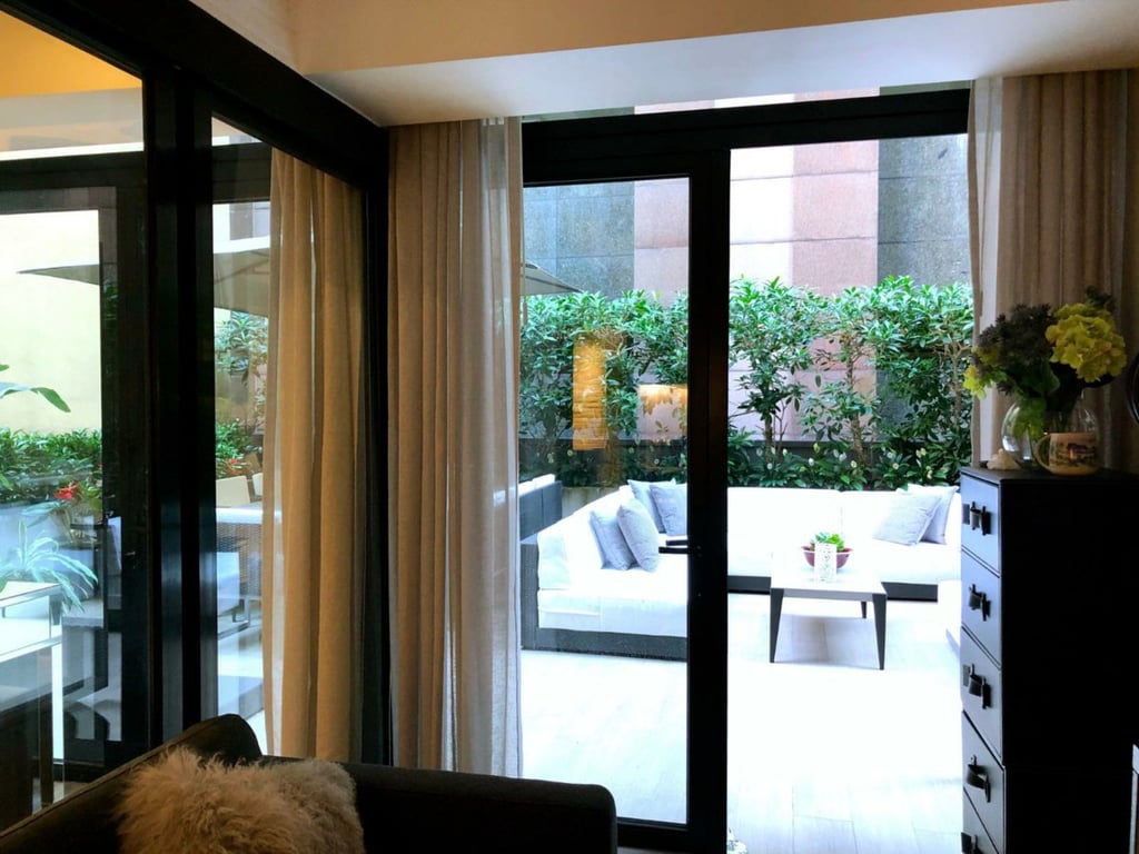 https://img.propertyraptor.com/cdn-cgi/imagedelivery/KD5bF_AFL0JDTbKLWF7z9g/ap8/ap8_001/hornet/prp/img/8b5f5e1d6904d98d5e0c3f9dd1c56715.jpg/public