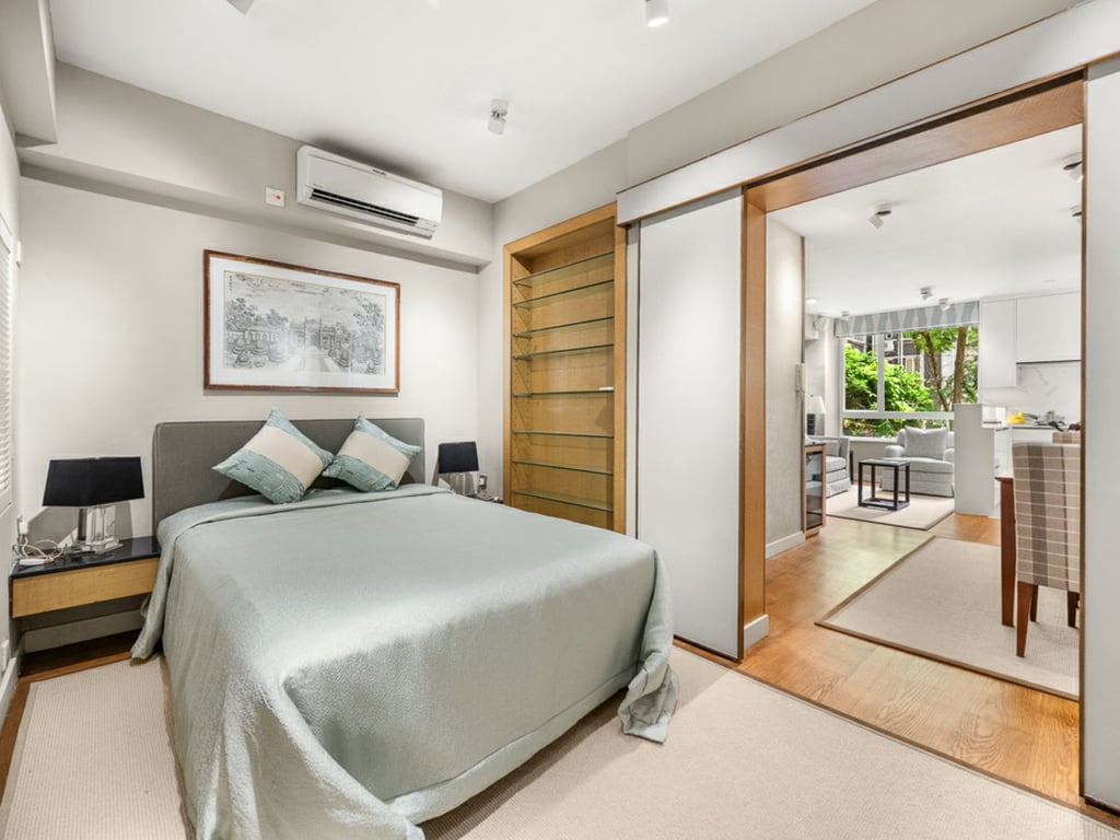 https://img.propertyraptor.com/cdn-cgi/imagedelivery/KD5bF_AFL0JDTbKLWF7z9g/ap8/ap8_001/hornet/prp/img/8b6f70529a9650bc0d5b2cb0e055959e-wtm.jpg/public