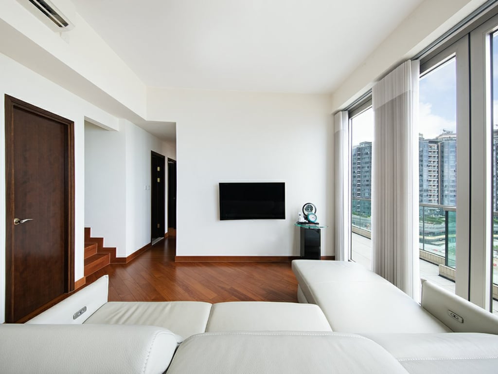 https://img.propertyraptor.com/cdn-cgi/imagedelivery/KD5bF_AFL0JDTbKLWF7z9g/ap8/ap8_001/hornet/prp/img/8b742030750ad0a5f335426b97609ba4.jpg/public