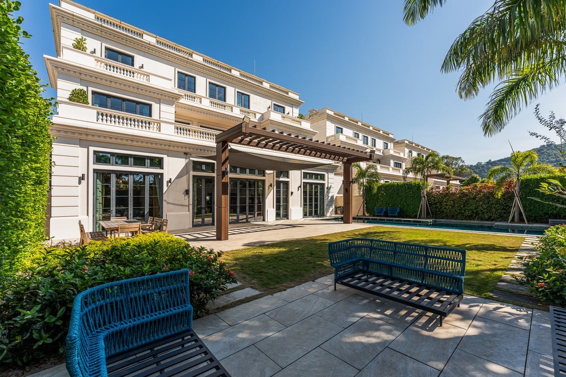 https://img.propertyraptor.com/cdn-cgi/imagedelivery/KD5bF_AFL0JDTbKLWF7z9g/ap8/ap8_001/hornet/prp/img/8b7e08730c6baeb58ca435b84b79cd2f-wtm.jpg/public