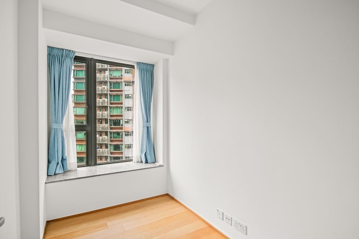 https://img.propertyraptor.com/cdn-cgi/imagedelivery/KD5bF_AFL0JDTbKLWF7z9g/ap8/ap8_001/hornet/prp/img/8bad1674e843d479755ebf933049a12c-wtm.jpg/public