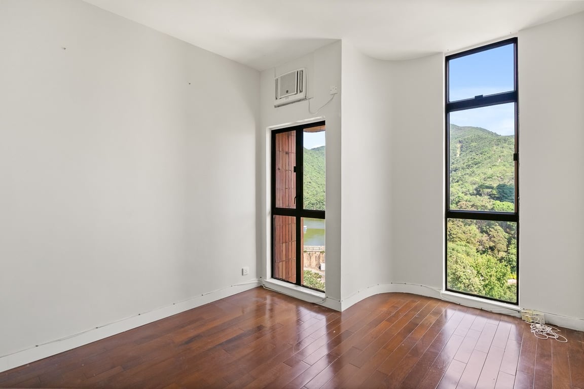 https://img.propertyraptor.com/cdn-cgi/imagedelivery/KD5bF_AFL0JDTbKLWF7z9g/ap8/ap8_001/hornet/prp/img/8bb095f2ba1dfac5455f725898d95179-wtm.jpg/public