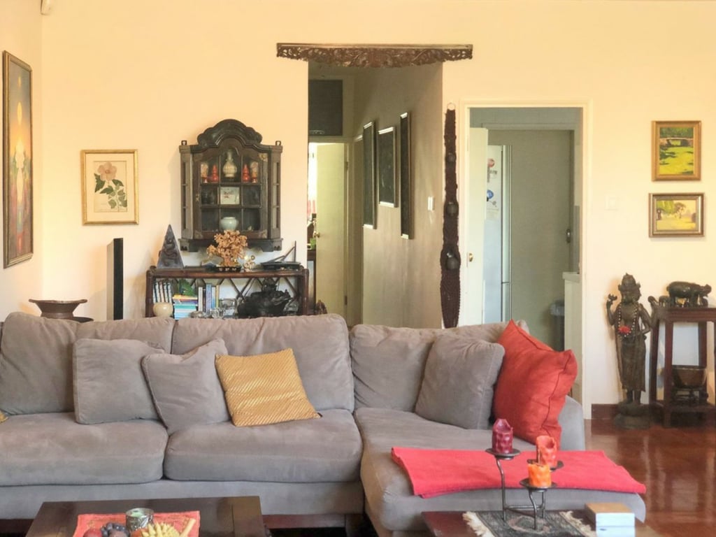 https://img.propertyraptor.com/cdn-cgi/imagedelivery/KD5bF_AFL0JDTbKLWF7z9g/ap8/ap8_001/hornet/prp/img/8bce875c309dfa421f3f53291febb67c.jpg/public