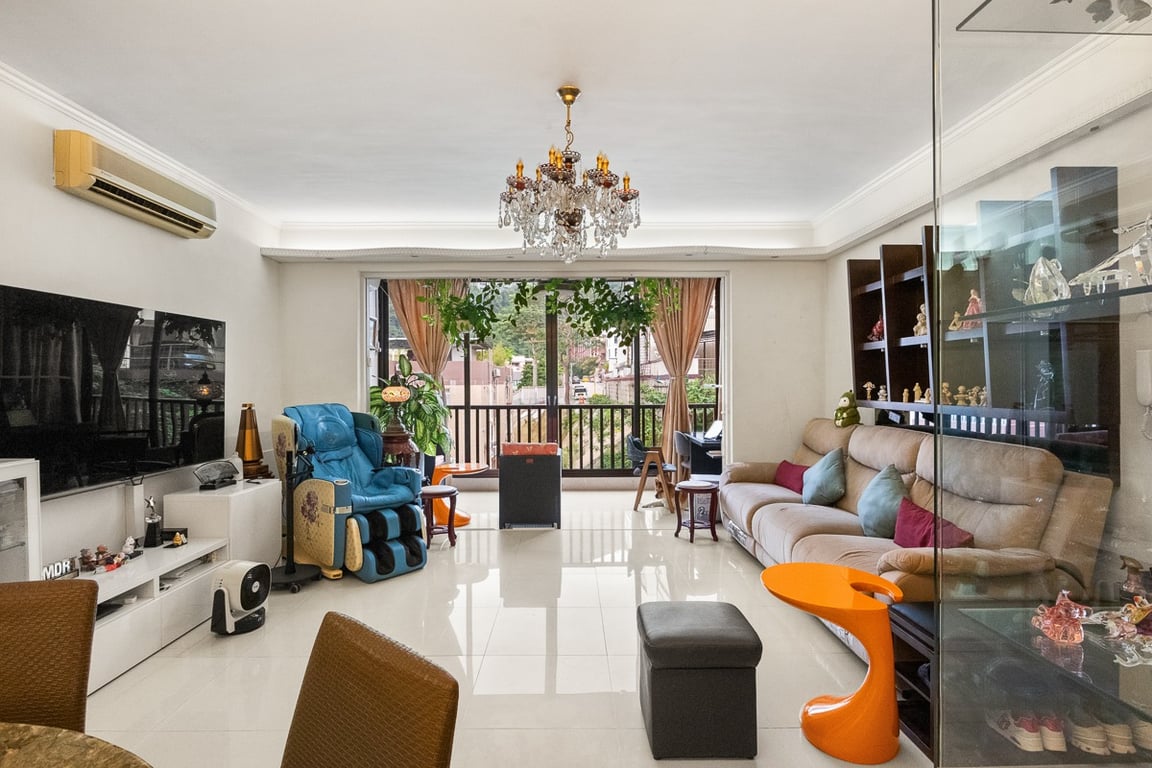 11 Broom Road