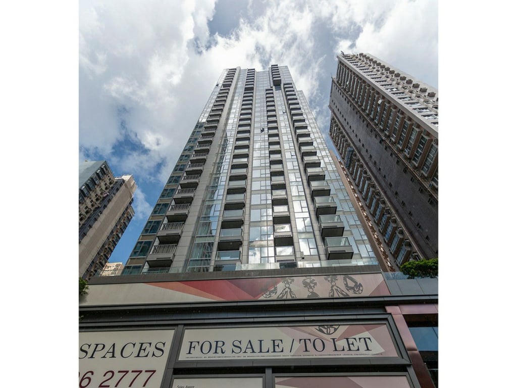 https://img.propertyraptor.com/cdn-cgi/imagedelivery/KD5bF_AFL0JDTbKLWF7z9g/ap8/ap8_001/hornet/prp/img/8c2b2119c536aca7e7ff1ac278e94996.jpg/public