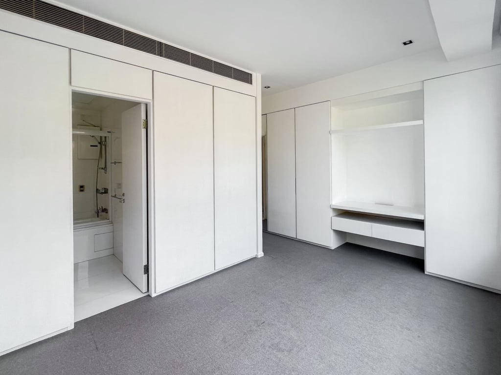 https://img.propertyraptor.com/cdn-cgi/imagedelivery/KD5bF_AFL0JDTbKLWF7z9g/ap8/ap8_001/hornet/prp/img/8c324ba3d9ae8565d94fd69e2669ec44.jpg/public