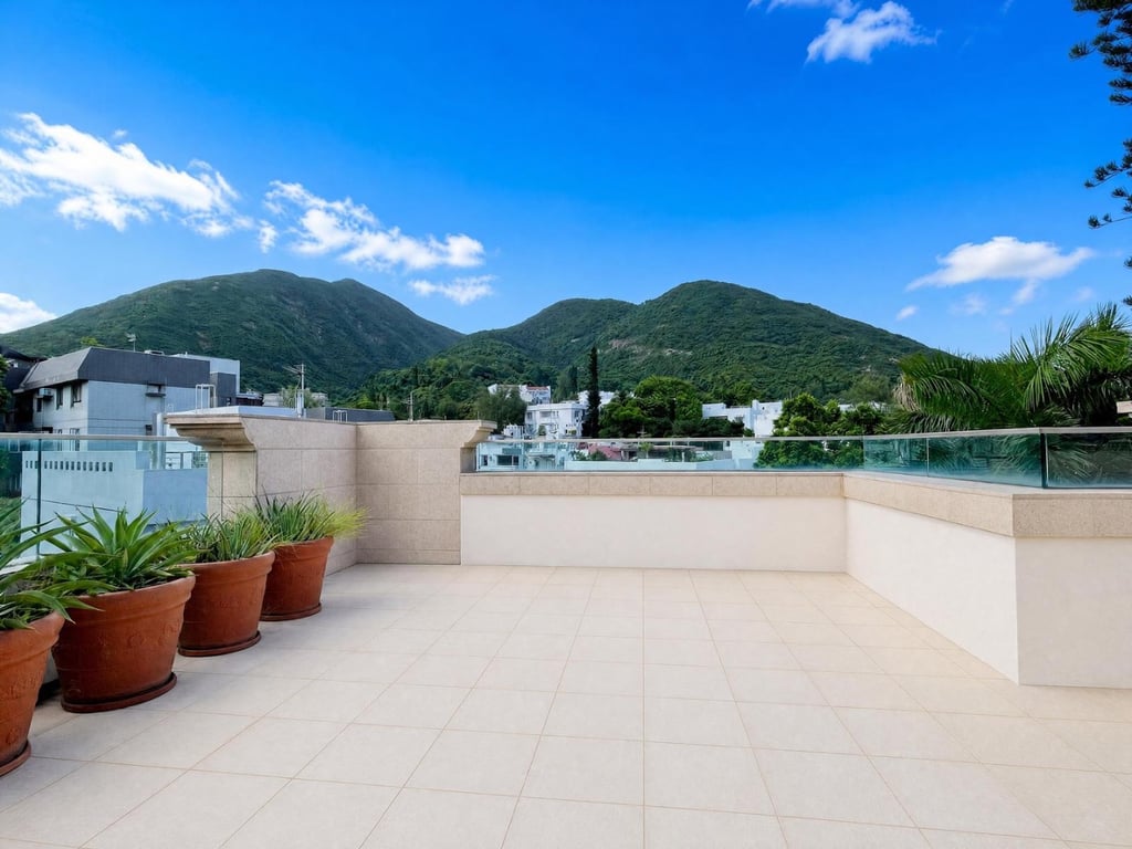 https://img.propertyraptor.com/cdn-cgi/imagedelivery/KD5bF_AFL0JDTbKLWF7z9g/ap8/ap8_001/hornet/prp/img/8c3daa408825302ea3d5fdb27ee937fb-wtm.jpg/public