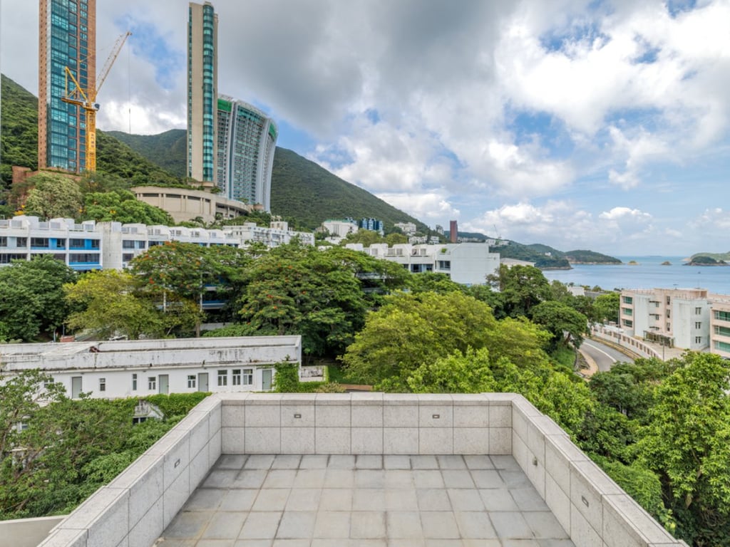 https://img.propertyraptor.com/cdn-cgi/imagedelivery/KD5bF_AFL0JDTbKLWF7z9g/ap8/ap8_001/hornet/prp/img/8c5395030f1c81160bf73ff2df831a09.jpg/public