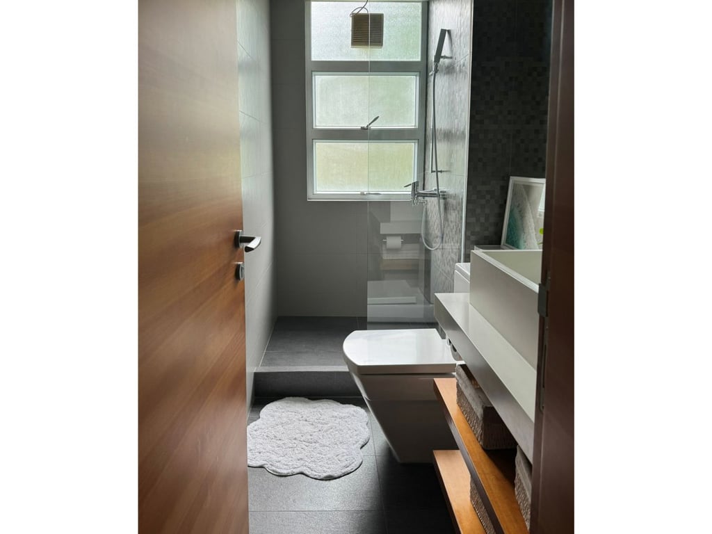 https://img.propertyraptor.com/cdn-cgi/imagedelivery/KD5bF_AFL0JDTbKLWF7z9g/ap8/ap8_001/hornet/prp/img/8c81a867a372c37f44e582fb5507d589.jpg/public