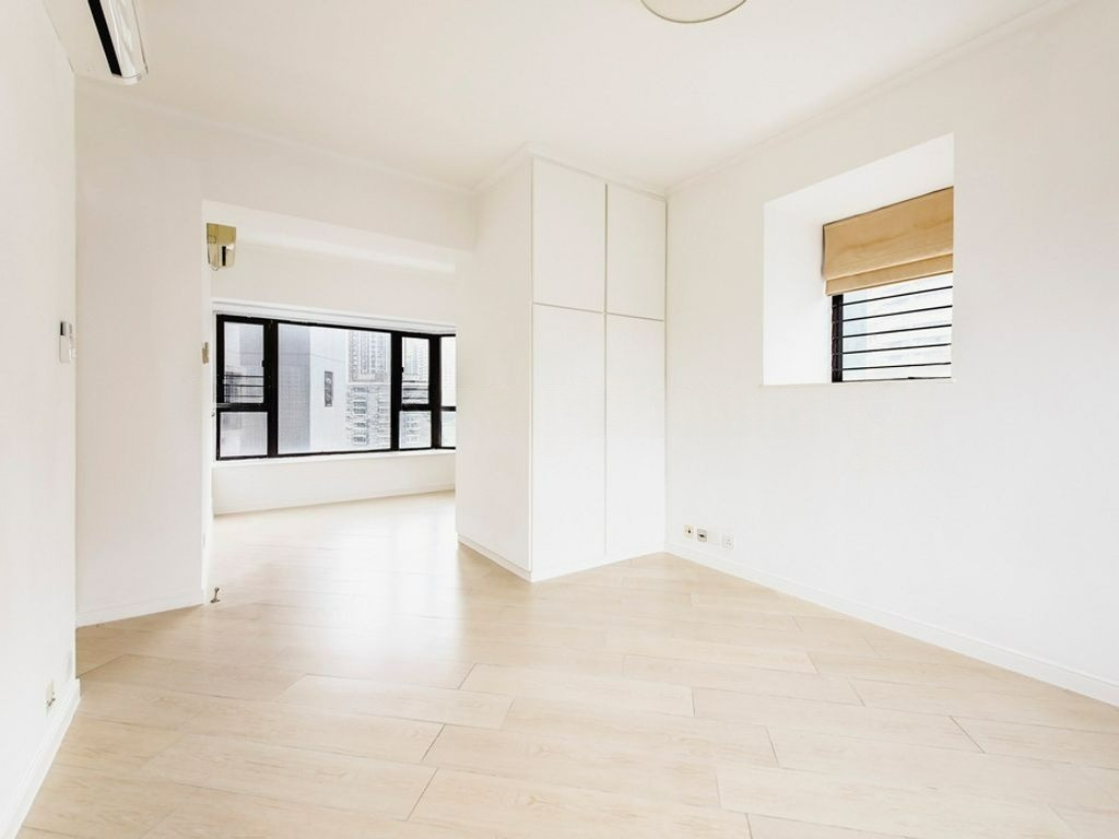 https://img.propertyraptor.com/cdn-cgi/imagedelivery/KD5bF_AFL0JDTbKLWF7z9g/ap8/ap8_001/hornet/prp/img/8ca9b91a20bc3187d1c1f34379bca779-wtm.jpg/public