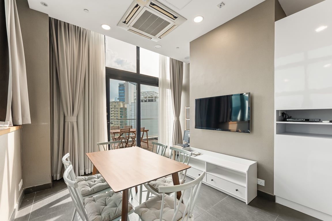 https://img.propertyraptor.com/cdn-cgi/imagedelivery/KD5bF_AFL0JDTbKLWF7z9g/ap8/ap8_001/hornet/prp/img/8cb74f19721177ee60d9394583fdb992-wtm.jpg/public