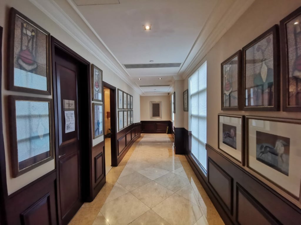 https://img.propertyraptor.com/cdn-cgi/imagedelivery/KD5bF_AFL0JDTbKLWF7z9g/ap8/ap8_001/hornet/prp/img/8ccc419f170fe93df915d3c91f899f90.jpg/public