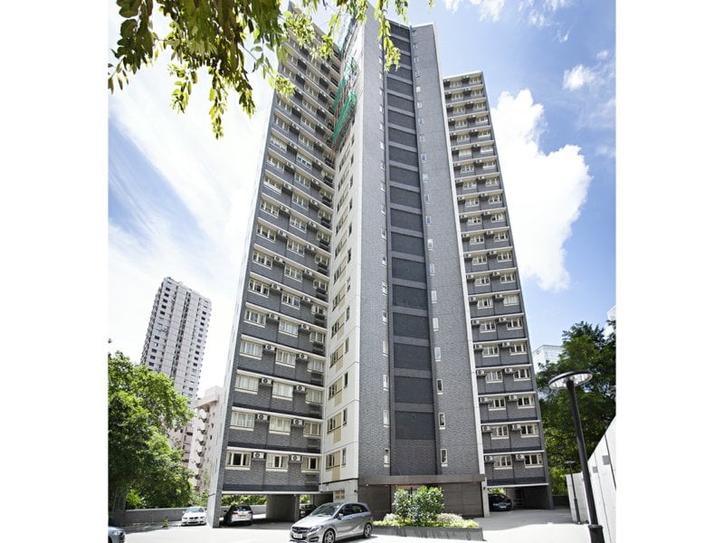 https://img.propertyraptor.com/cdn-cgi/imagedelivery/KD5bF_AFL0JDTbKLWF7z9g/ap8/ap8_001/hornet/prp/img/8d303013d3dd3c27eb849302ef476348.jpg/public