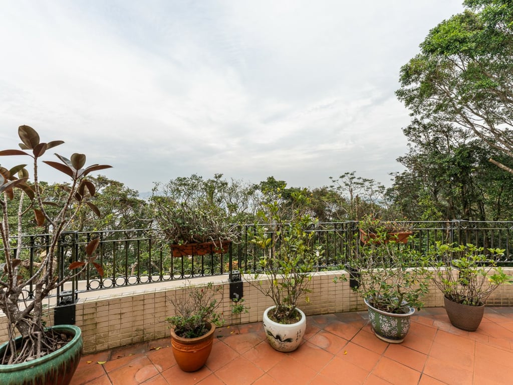 https://img.propertyraptor.com/cdn-cgi/imagedelivery/KD5bF_AFL0JDTbKLWF7z9g/ap8/ap8_001/hornet/prp/img/8d5c3b380c1140bde708719603206d35-wtm.jpg/public
