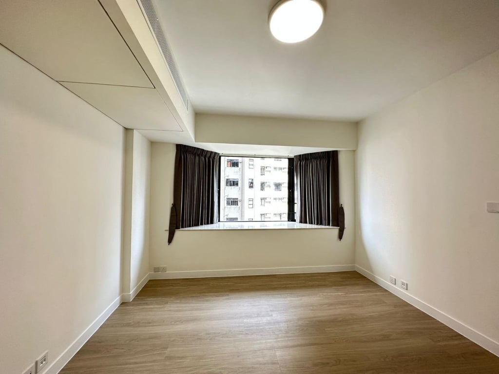 https://img.propertyraptor.com/cdn-cgi/imagedelivery/KD5bF_AFL0JDTbKLWF7z9g/ap8/ap8_001/hornet/prp/img/8d5d51927dc6ead127704a70c26a38ac-wtm.jpg/public
