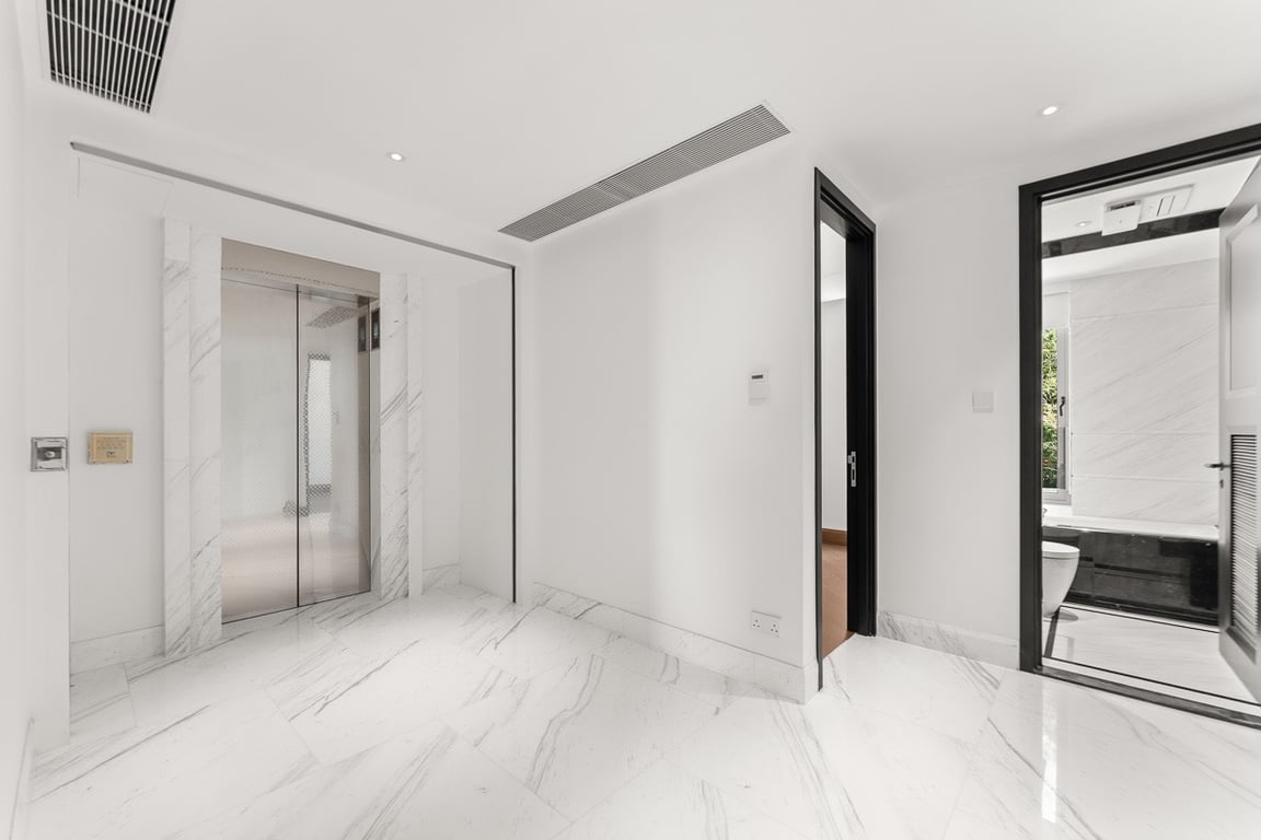 https://img.propertyraptor.com/cdn-cgi/imagedelivery/KD5bF_AFL0JDTbKLWF7z9g/ap8/ap8_001/hornet/prp/img/8d8619a5c9950a8594c0e3204bc1ce8a-wtm.jpg/public