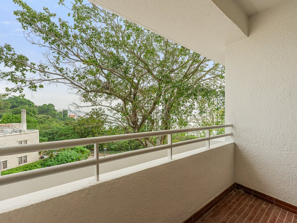 https://img.propertyraptor.com/cdn-cgi/imagedelivery/KD5bF_AFL0JDTbKLWF7z9g/ap8/ap8_001/hornet/prp/img/8d8c235e4770c66332796bd9f31ac14c.jpg/public