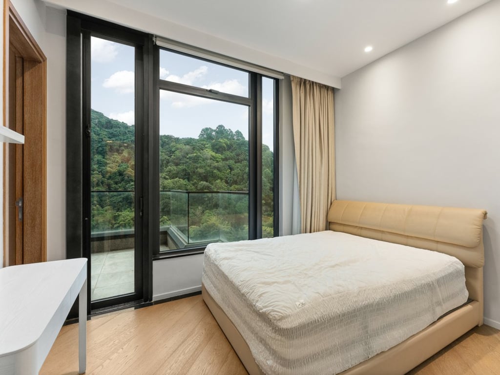 https://img.propertyraptor.com/cdn-cgi/imagedelivery/KD5bF_AFL0JDTbKLWF7z9g/ap8/ap8_001/hornet/prp/img/8de05e35e5d0014adb349c92950319ae.jpg/public