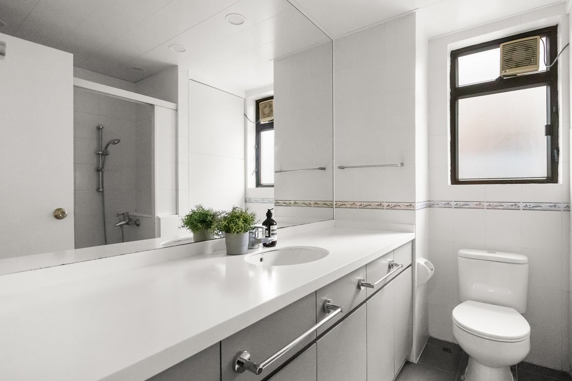 https://img.propertyraptor.com/cdn-cgi/imagedelivery/KD5bF_AFL0JDTbKLWF7z9g/ap8/ap8_001/hornet/prp/img/8e0601e34be57a7eeef787add42a3f0f-wtm.jpg/public