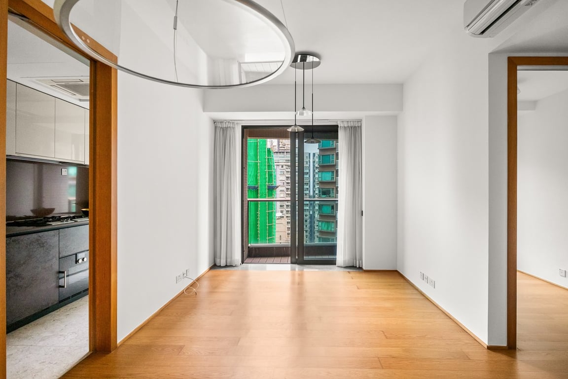 https://img.propertyraptor.com/cdn-cgi/imagedelivery/KD5bF_AFL0JDTbKLWF7z9g/ap8/ap8_001/hornet/prp/img/8e109354e0b37c32a3dbb3f49fec1aac-wtm.jpg/public
