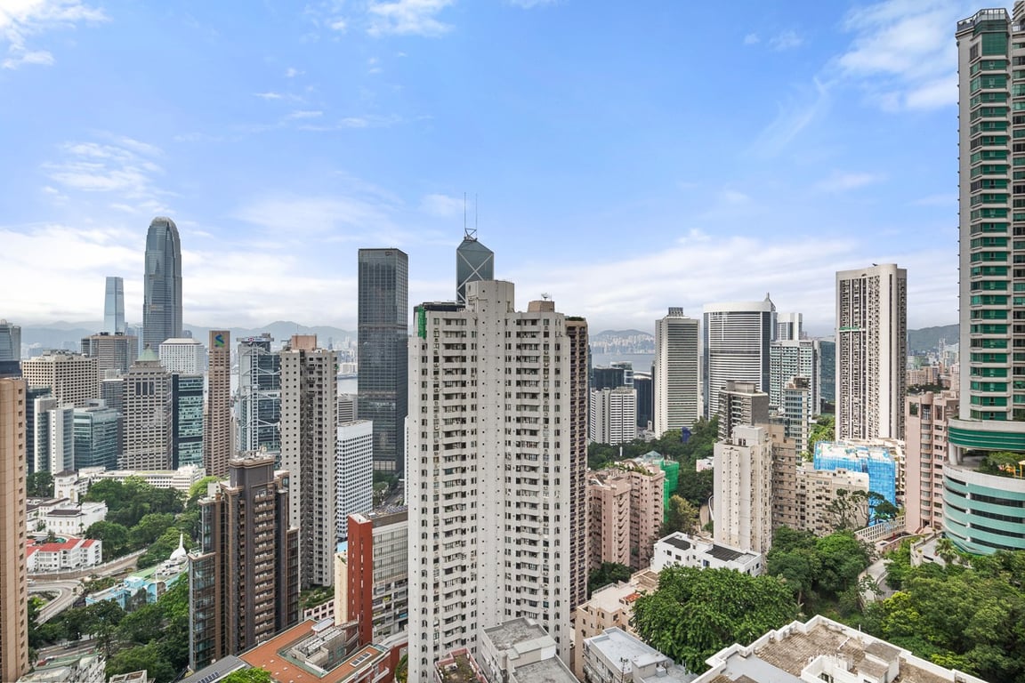 https://img.propertyraptor.com/cdn-cgi/imagedelivery/KD5bF_AFL0JDTbKLWF7z9g/ap8/ap8_001/hornet/prp/img/8e2b7649009d0e8d274bef82e38b9433-wtm.jpg/public