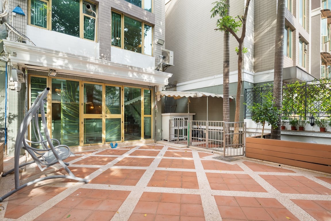https://img.propertyraptor.com/cdn-cgi/imagedelivery/KD5bF_AFL0JDTbKLWF7z9g/ap8/ap8_001/hornet/prp/img/8e333f0541ad12cea12b38db550ff4e4-wtm.jpg/public