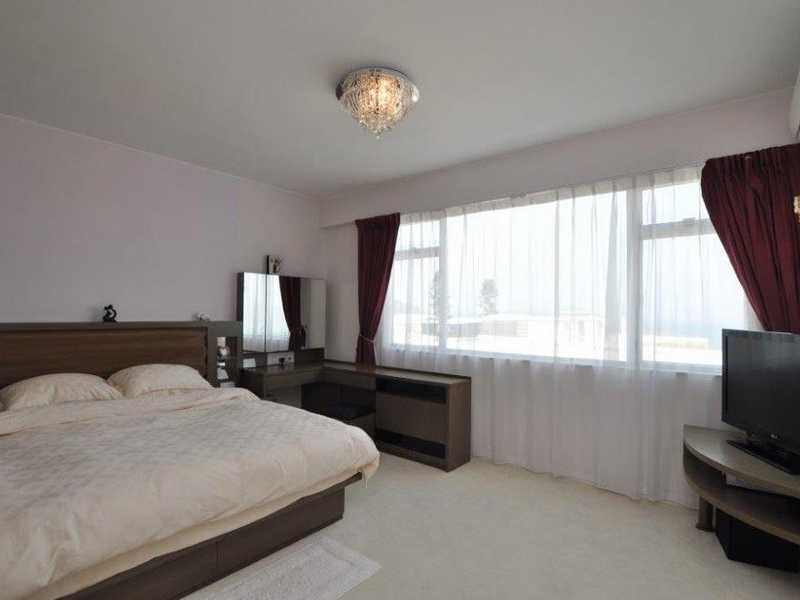 https://img.propertyraptor.com/cdn-cgi/imagedelivery/KD5bF_AFL0JDTbKLWF7z9g/ap8/ap8_001/hornet/prp/img/8e33db6e38cd91016d1b8ba8e8782516.jpg/public