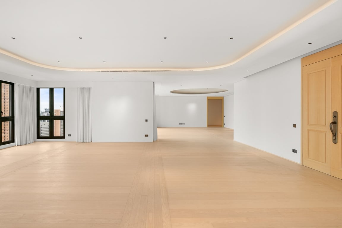 https://img.propertyraptor.com/cdn-cgi/imagedelivery/KD5bF_AFL0JDTbKLWF7z9g/ap8/ap8_001/hornet/prp/img/8ea1458819da05f896cdab43c055ee06-wtm.jpg/public