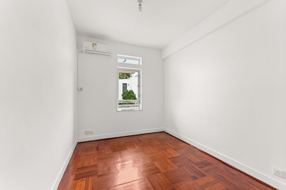 https://img.propertyraptor.com/cdn-cgi/imagedelivery/KD5bF_AFL0JDTbKLWF7z9g/ap8/ap8_001/hornet/prp/img/8ea31f24b9ddbc1d3ff5068eb06a90d5-wtm.jpg/public