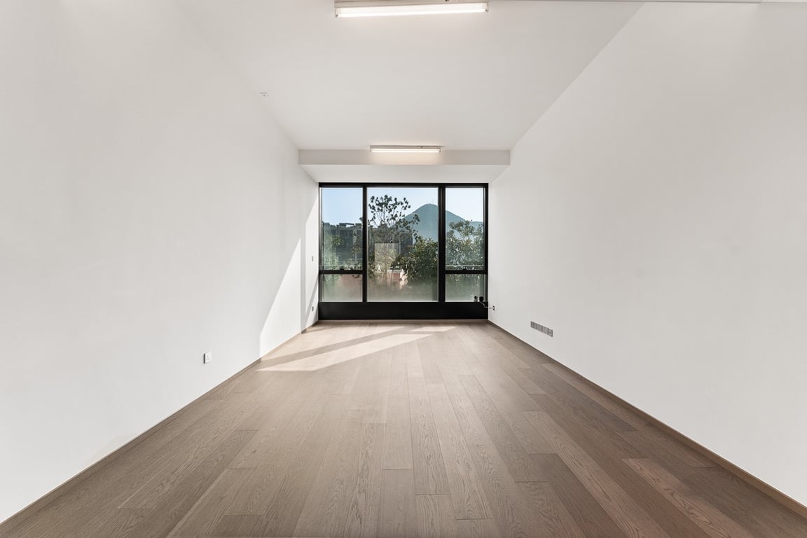 https://img.propertyraptor.com/cdn-cgi/imagedelivery/KD5bF_AFL0JDTbKLWF7z9g/ap8/ap8_001/hornet/prp/img/8eb7baef60aea842ab820af1068a8462-wtm.jpg/public