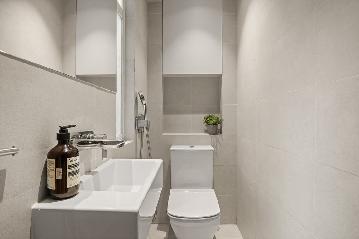 https://img.propertyraptor.com/cdn-cgi/imagedelivery/KD5bF_AFL0JDTbKLWF7z9g/ap8/ap8_001/hornet/prp/img/8ec7dfdddc8b786dbfa84858f1ccfced-wtm.jpg/public
