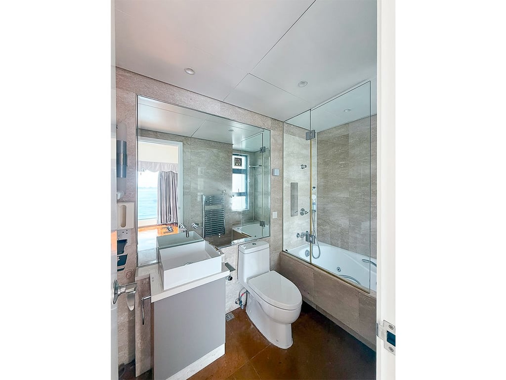 https://img.propertyraptor.com/cdn-cgi/imagedelivery/KD5bF_AFL0JDTbKLWF7z9g/ap8/ap8_001/hornet/prp/img/8ec862d1c9def0f87328213979db1952-wtm.jpg/public