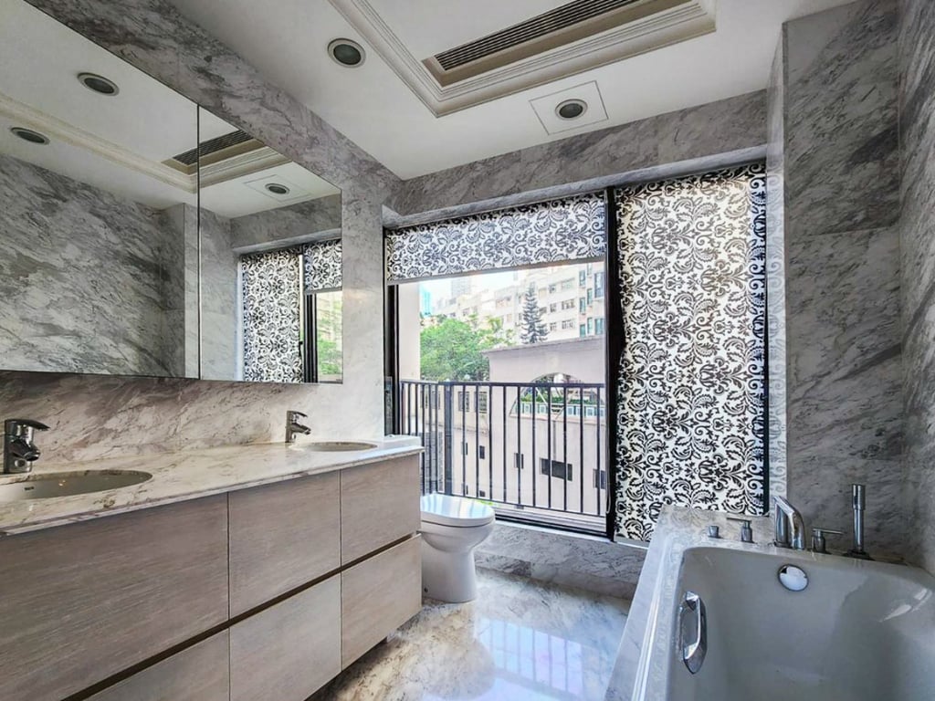 https://img.propertyraptor.com/cdn-cgi/imagedelivery/KD5bF_AFL0JDTbKLWF7z9g/ap8/ap8_001/hornet/prp/img/8ecab151767595e56e94a64d7dfa413b.jpg/public