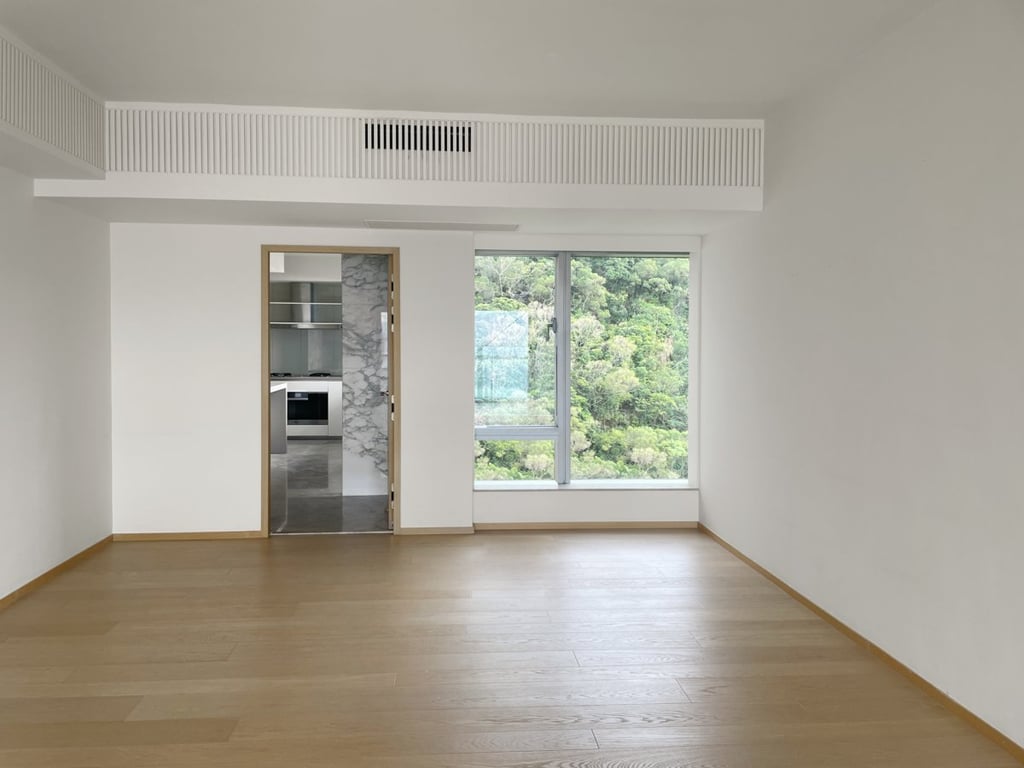 https://img.propertyraptor.com/cdn-cgi/imagedelivery/KD5bF_AFL0JDTbKLWF7z9g/ap8/ap8_001/hornet/prp/img/8ecf6510d04e69afa3cf5476e3cd3b0b.jpg/public