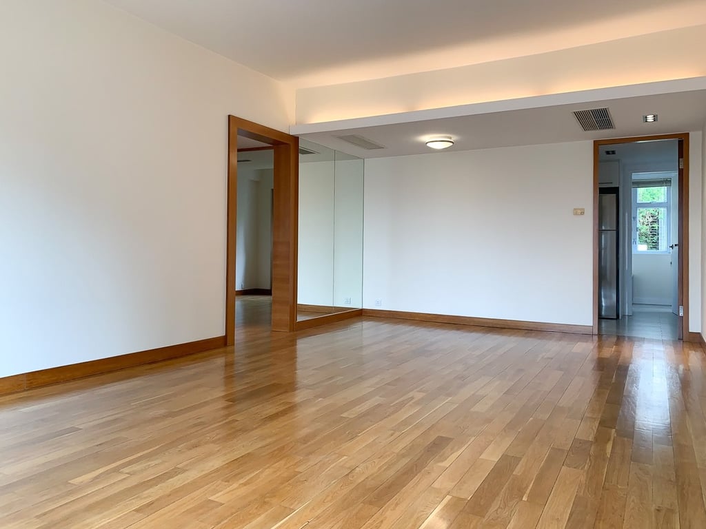 https://img.propertyraptor.com/cdn-cgi/imagedelivery/KD5bF_AFL0JDTbKLWF7z9g/ap8/ap8_001/hornet/prp/img/8f53486c57610d92b09108398f6b1e40-wtm.jpg/public