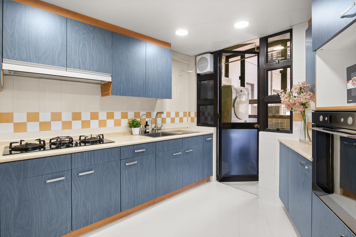 https://img.propertyraptor.com/cdn-cgi/imagedelivery/KD5bF_AFL0JDTbKLWF7z9g/ap8/ap8_001/hornet/prp/img/8f8066f0d2cef9337c8612ec5df48f82-wtm.jpg/public