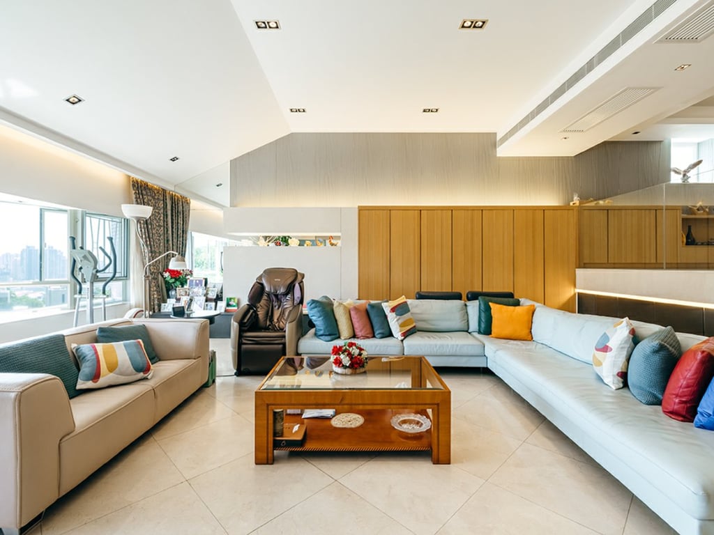 https://img.propertyraptor.com/cdn-cgi/imagedelivery/KD5bF_AFL0JDTbKLWF7z9g/ap8/ap8_001/hornet/prp/img/902ad39a50d9e71cd6cf6ba4c04d2ea1.jpg/public