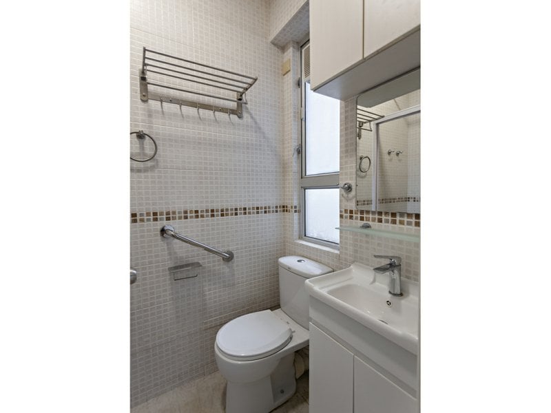 https://img.propertyraptor.com/cdn-cgi/imagedelivery/KD5bF_AFL0JDTbKLWF7z9g/ap8/ap8_001/hornet/prp/img/903e9c92abb5e1086d41087aa8d0f517.jpg/public